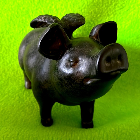 Resin Flying Winged Pig Figurine - Picture 3 of 7